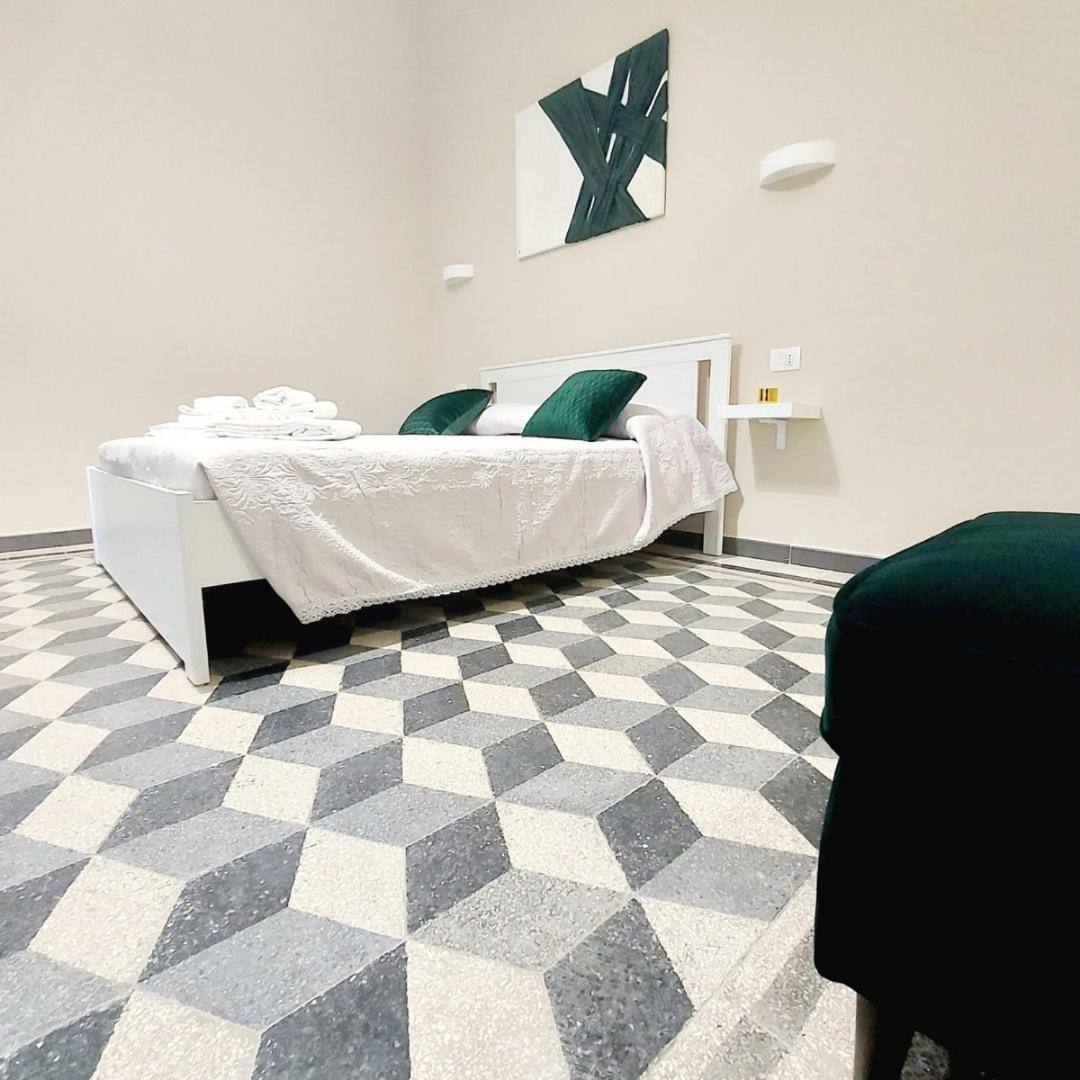 Mariolina'S Suites Cagliari Esterno foto